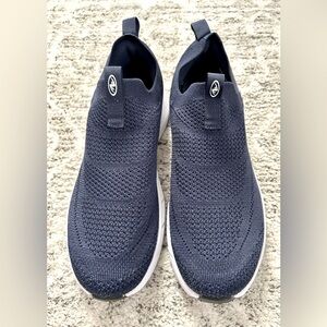 Like New Mens Sneakers Athletic Memory Foam in great condition.